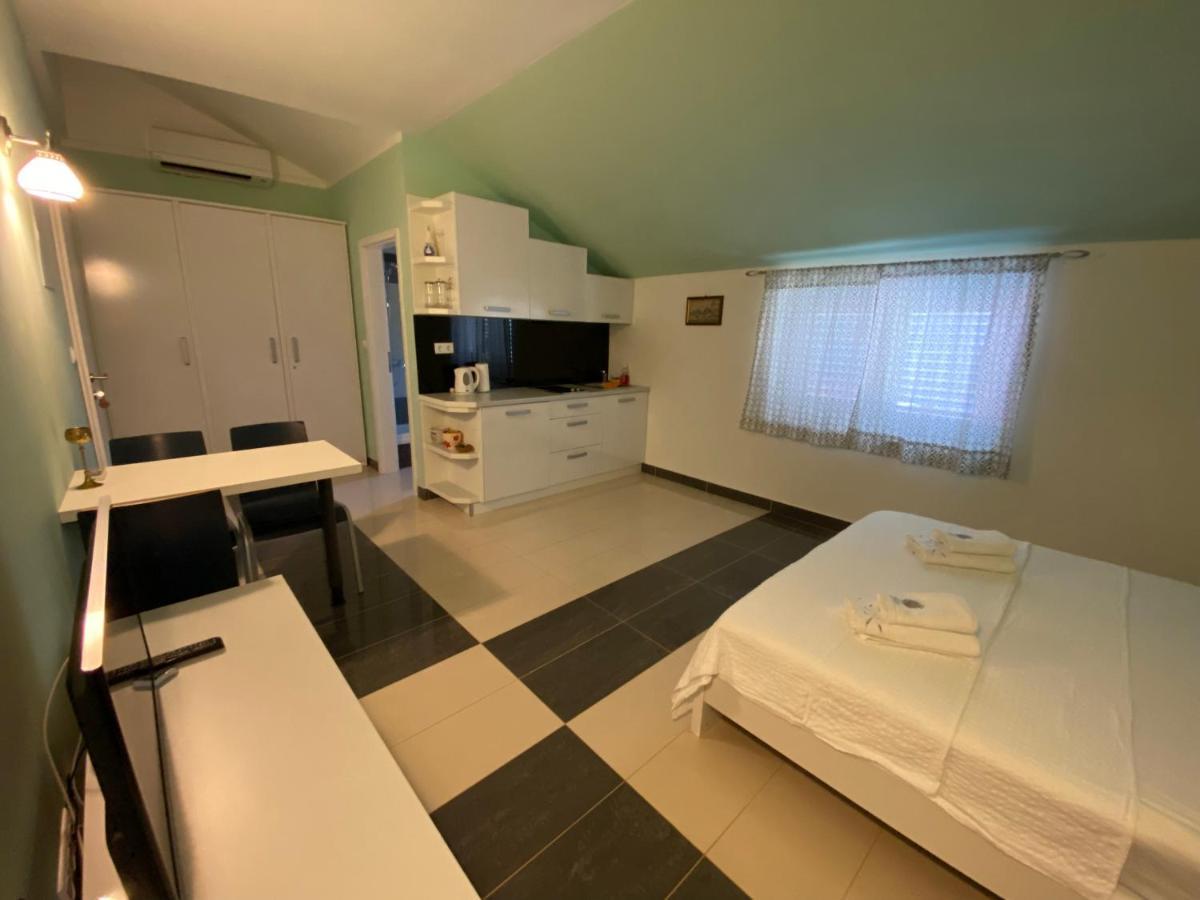Apartments Villa Lora Kraj  المظهر الخارجي الصورة